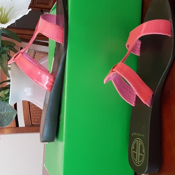 LILLY PULITZER PRINCESS PINK PATENT LEATHER SLIDES - Picture 4 of 6